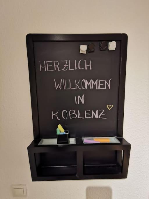 Schoene Und Ruhige Wohnung Direkt An Der Mosel Koblenz  Luaran gambar