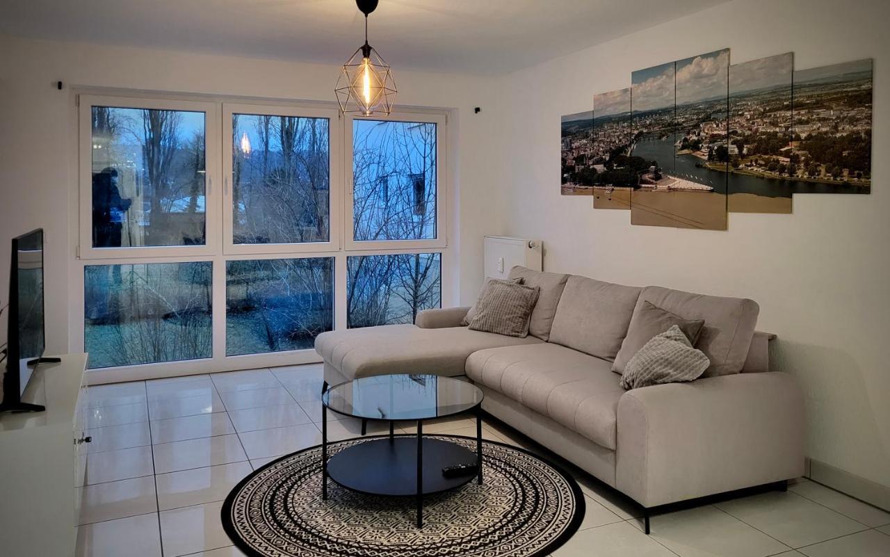 Schoene Und Ruhige Wohnung Direkt An Der Mosel Koblenz  Luaran gambar