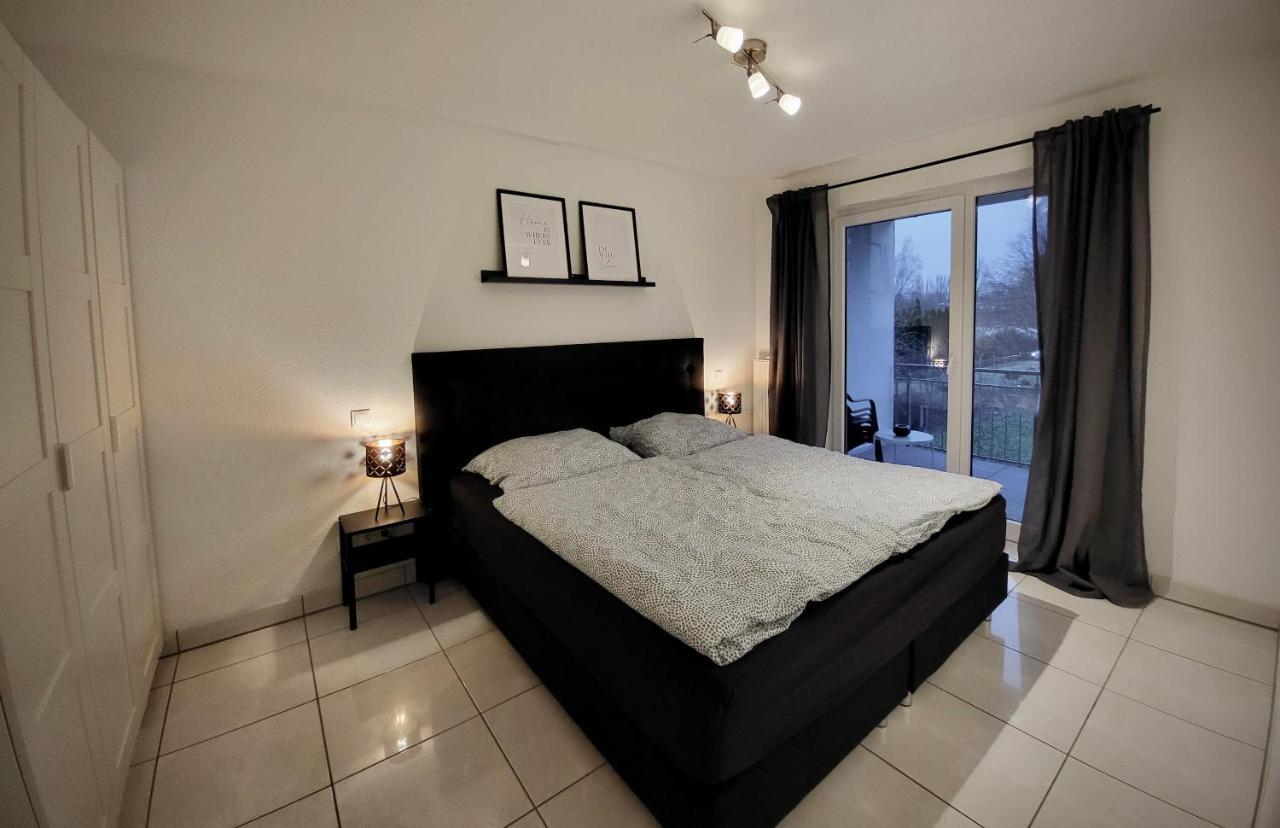 Schoene Und Ruhige Wohnung Direkt An Der Mosel Koblenz  Luaran gambar