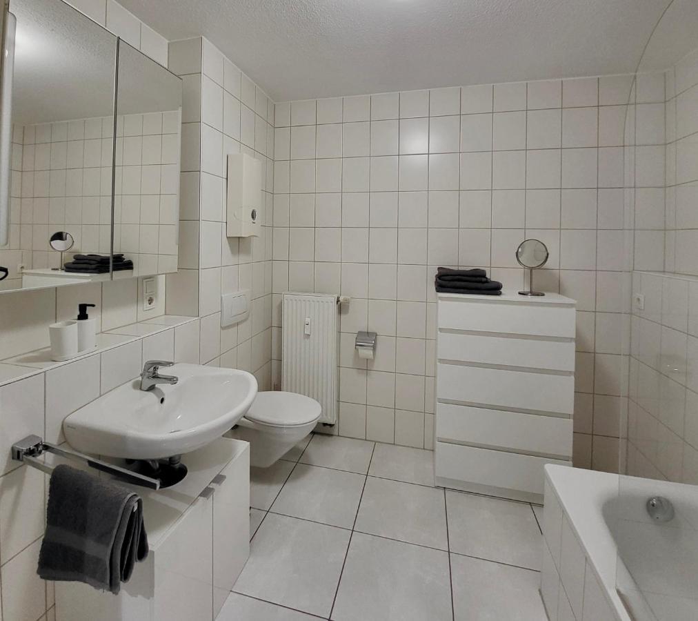 Schoene Und Ruhige Wohnung Direkt An Der Mosel Koblenz  Luaran gambar